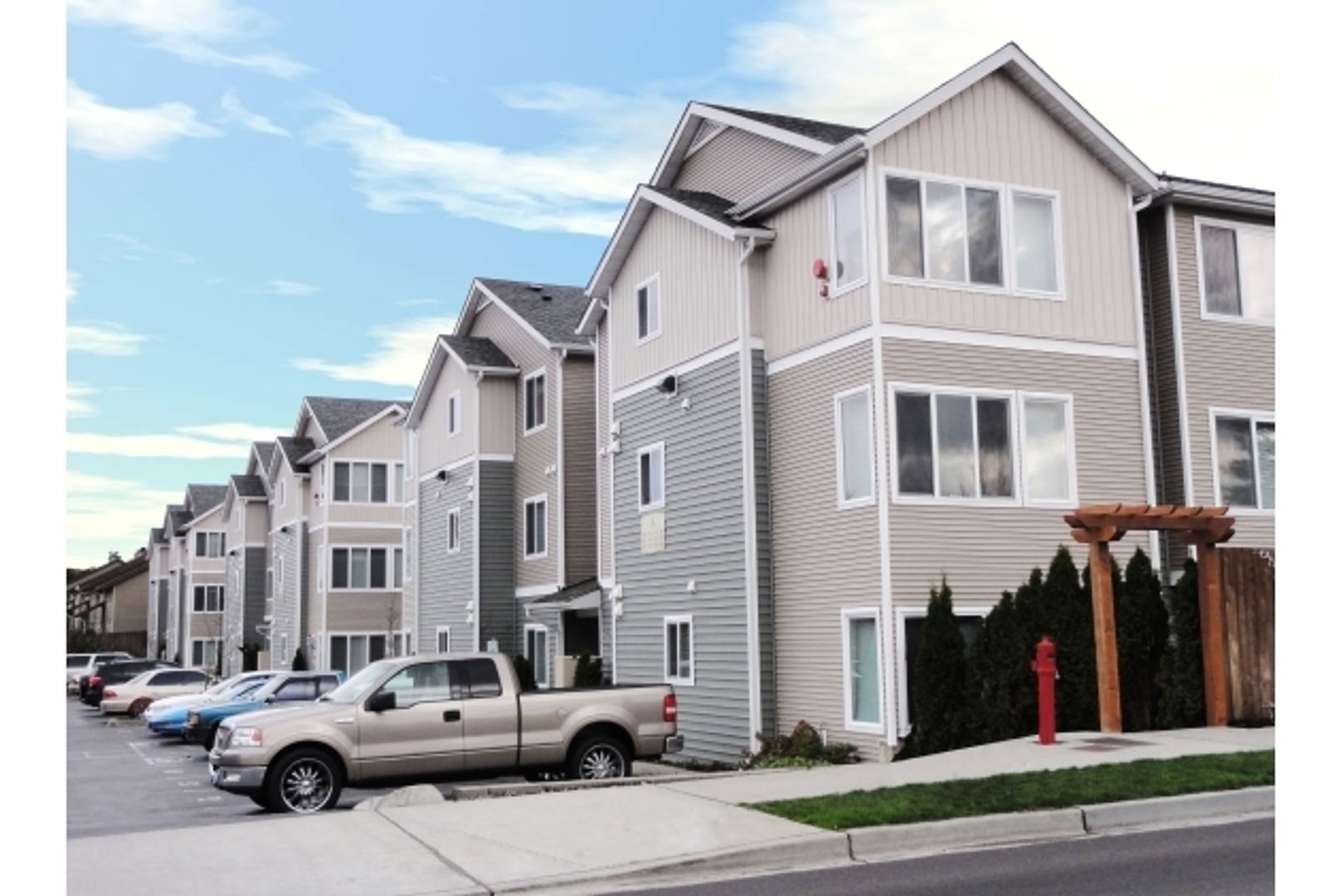 Seattle Apartment: 10790 16th Ave SW