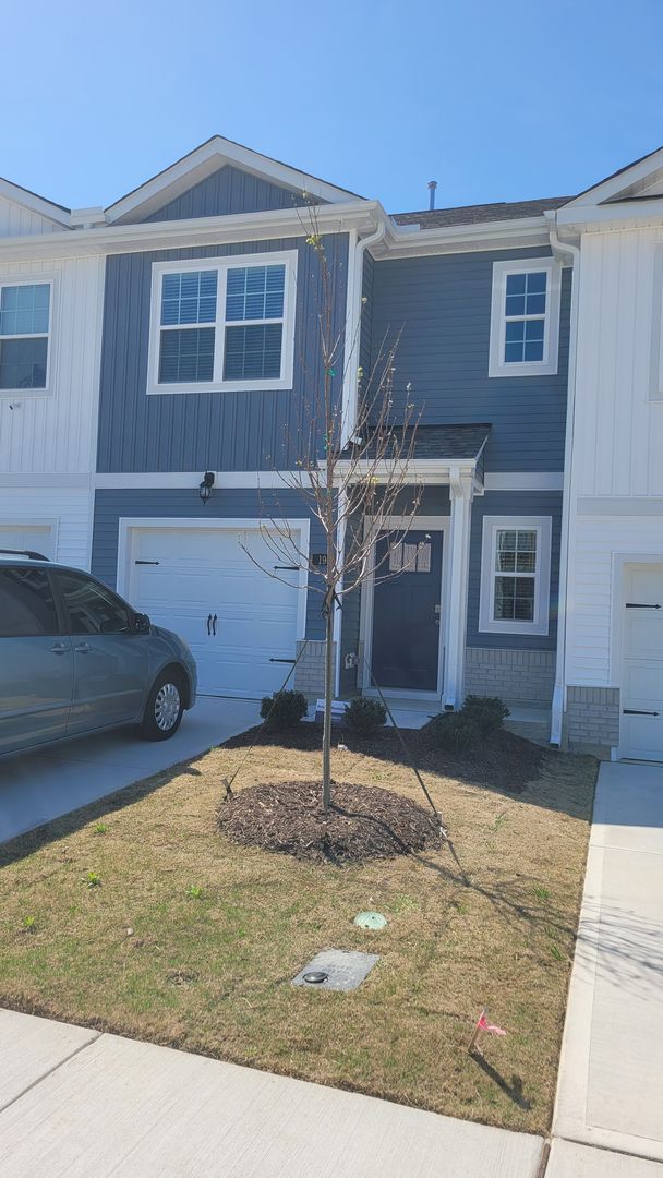 Angier House: 19 Virgo Dr