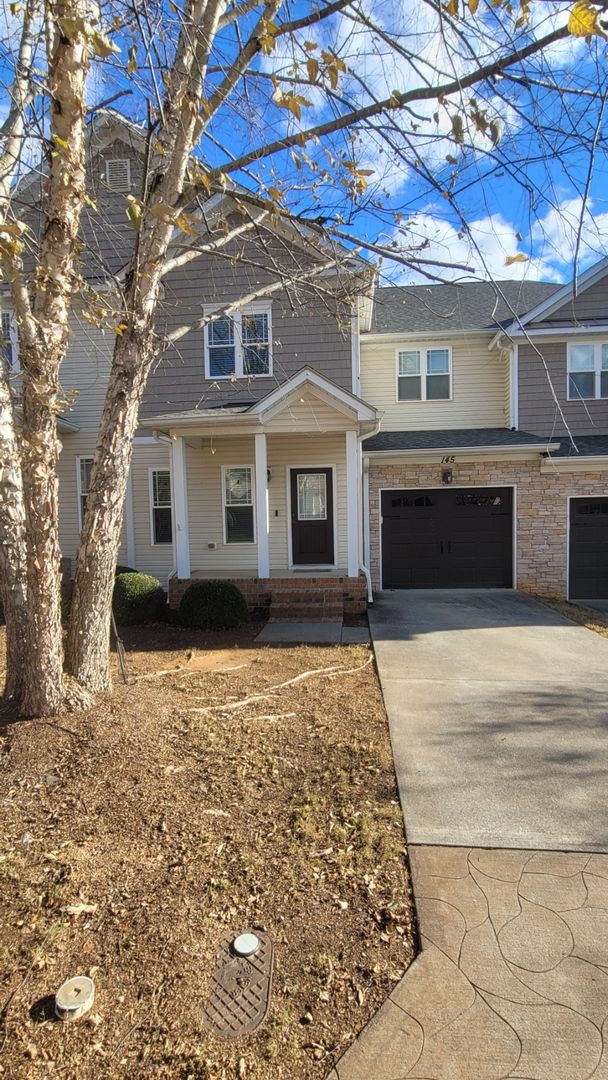 Garner House: 145 Mariah Towns Way