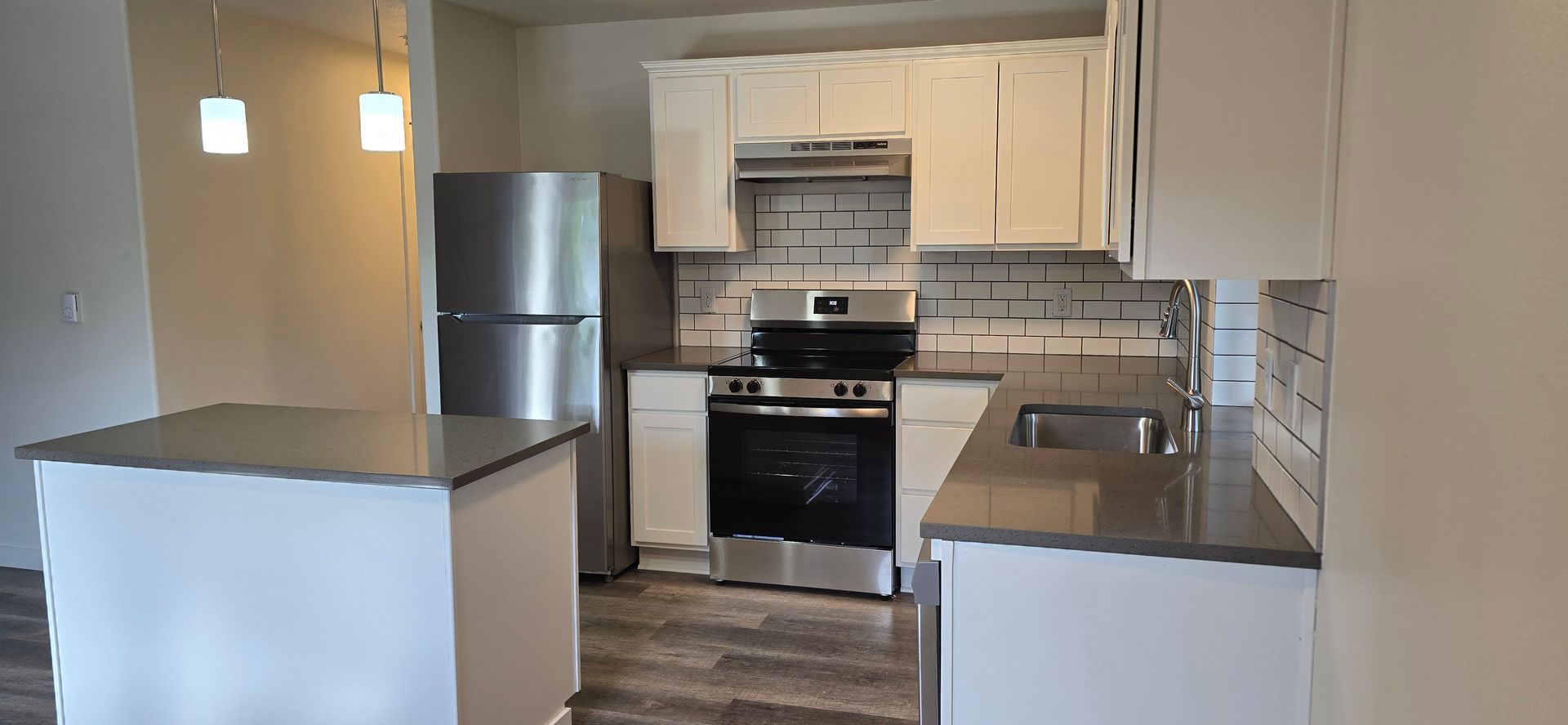 Gresham Apartment: 2948 W Powell Blvd