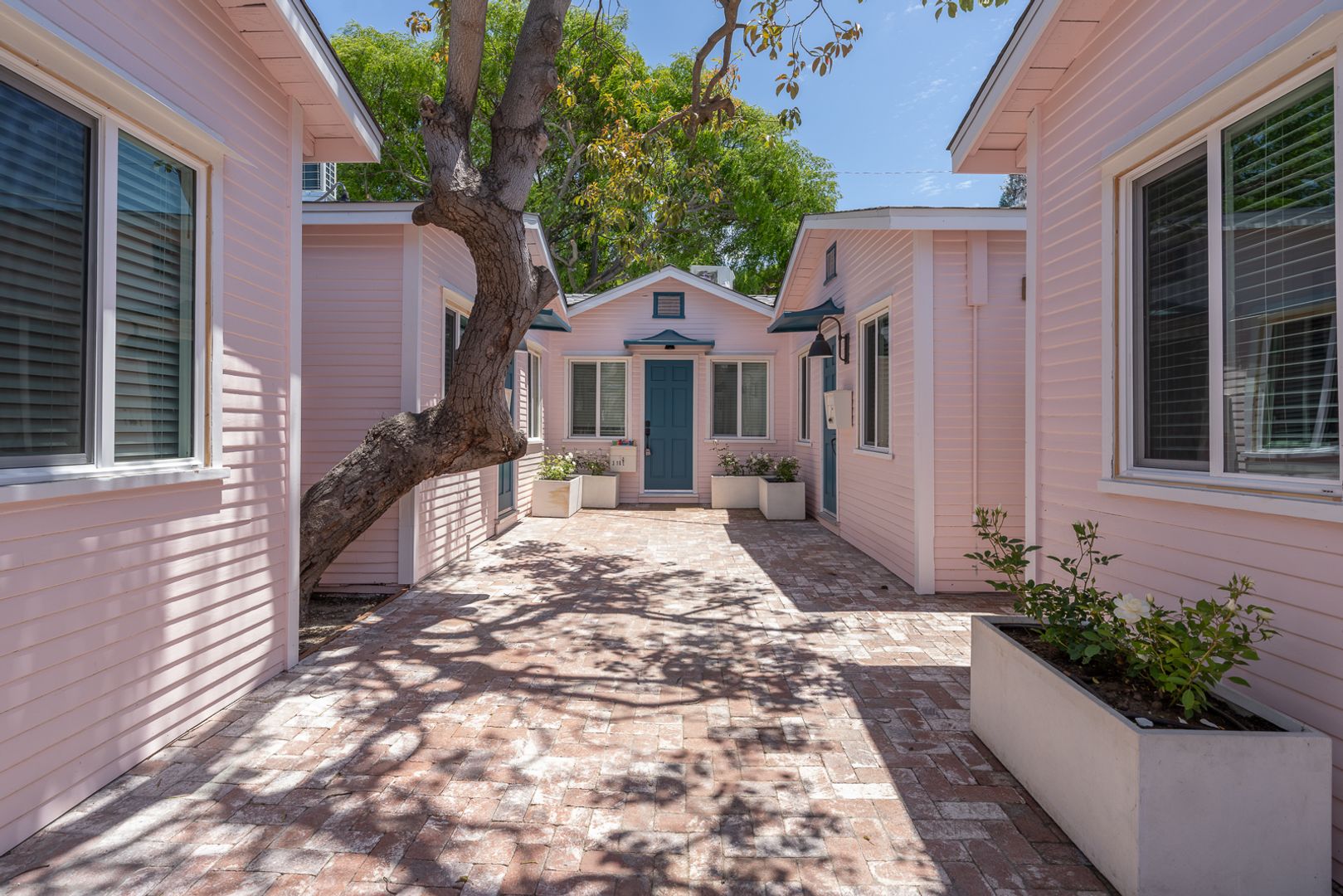 property for rent #1