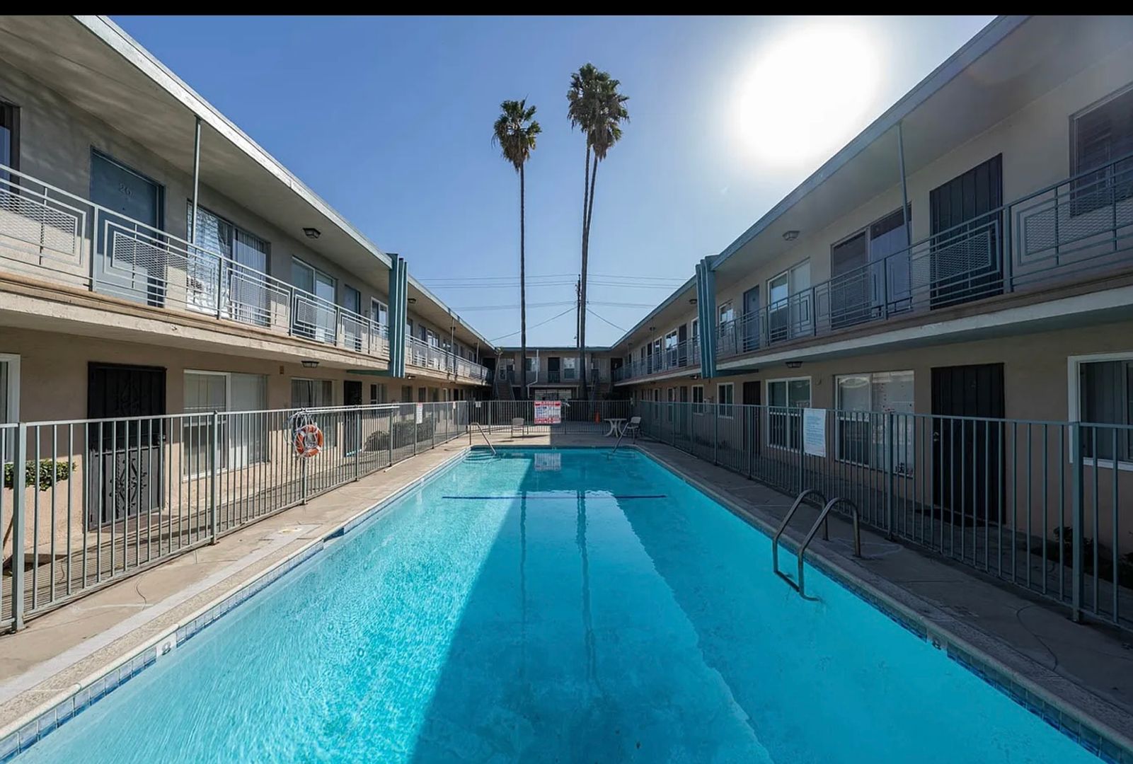 Bellflower Apartment: 9553 Flower Street