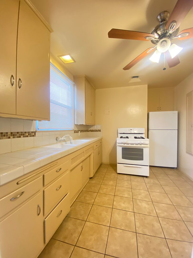 property for rent #1