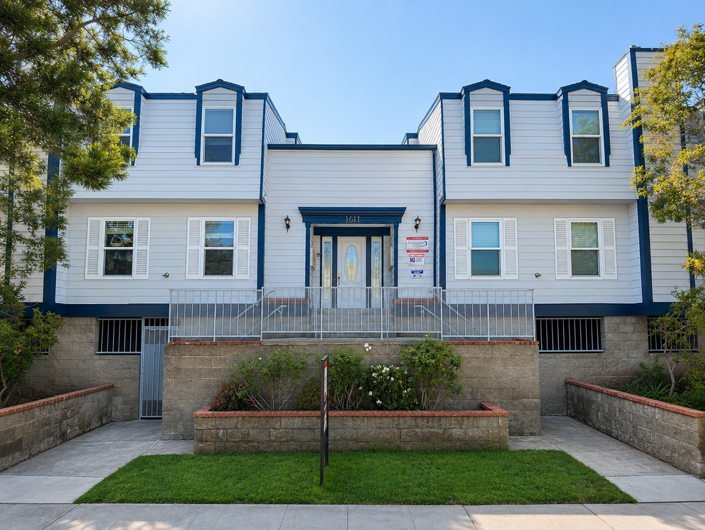 Los Angeles Apartment: 1611 S. Bundy Dr.