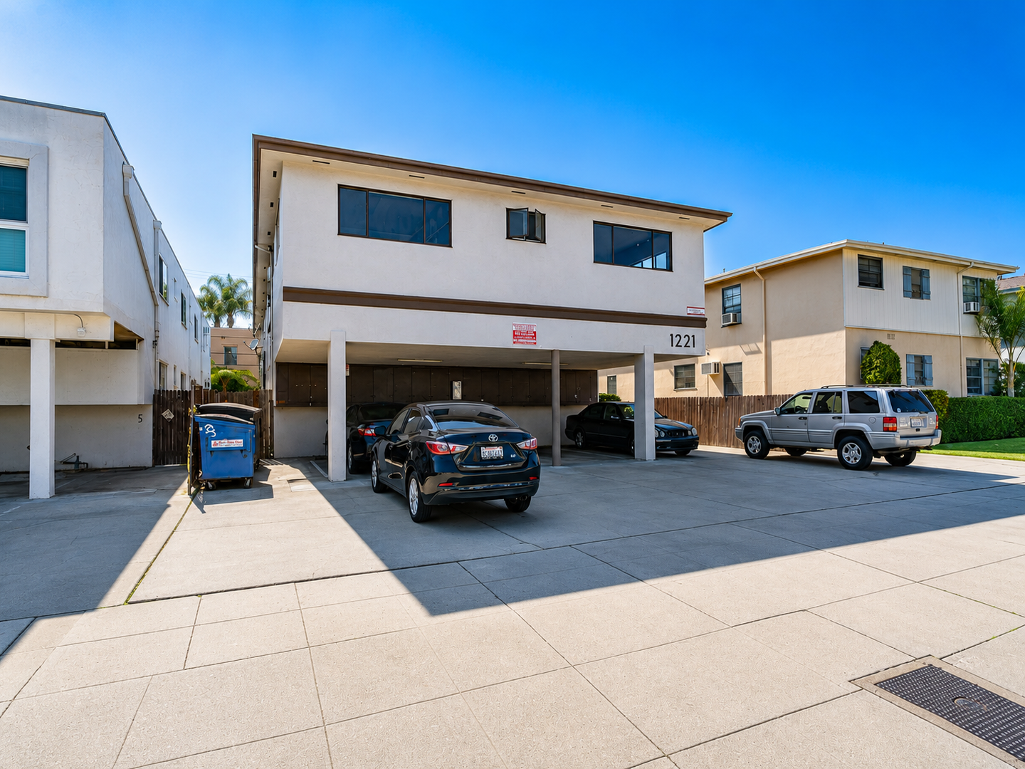Los Angeles Apartment: 1221 S. Holt Ave.