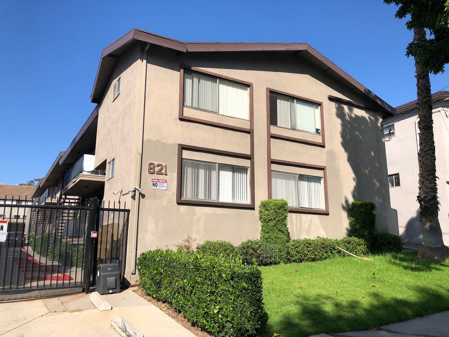 Inglewood Apartment: 821 Glenway Drive