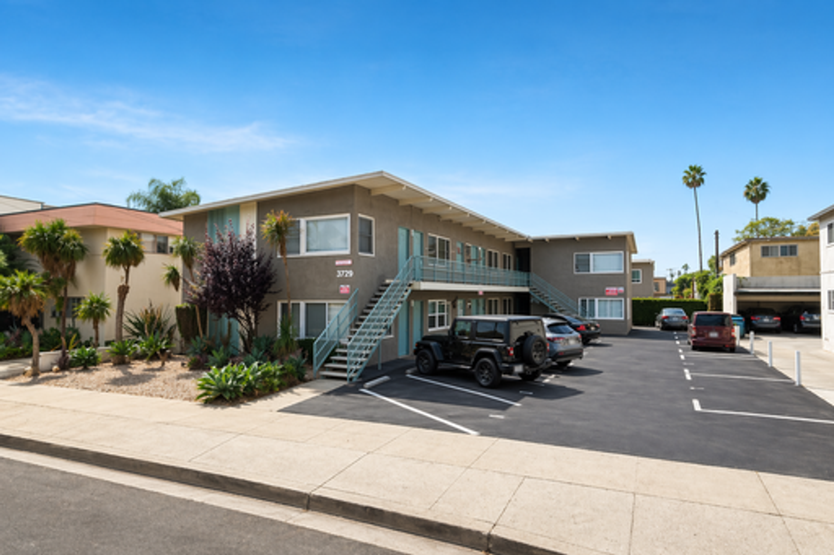 Los Angeles Apartment: 3729 Dunn Drive