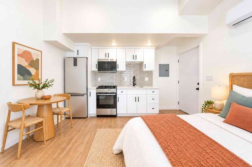 property 4411 1/2 W. 5th Street