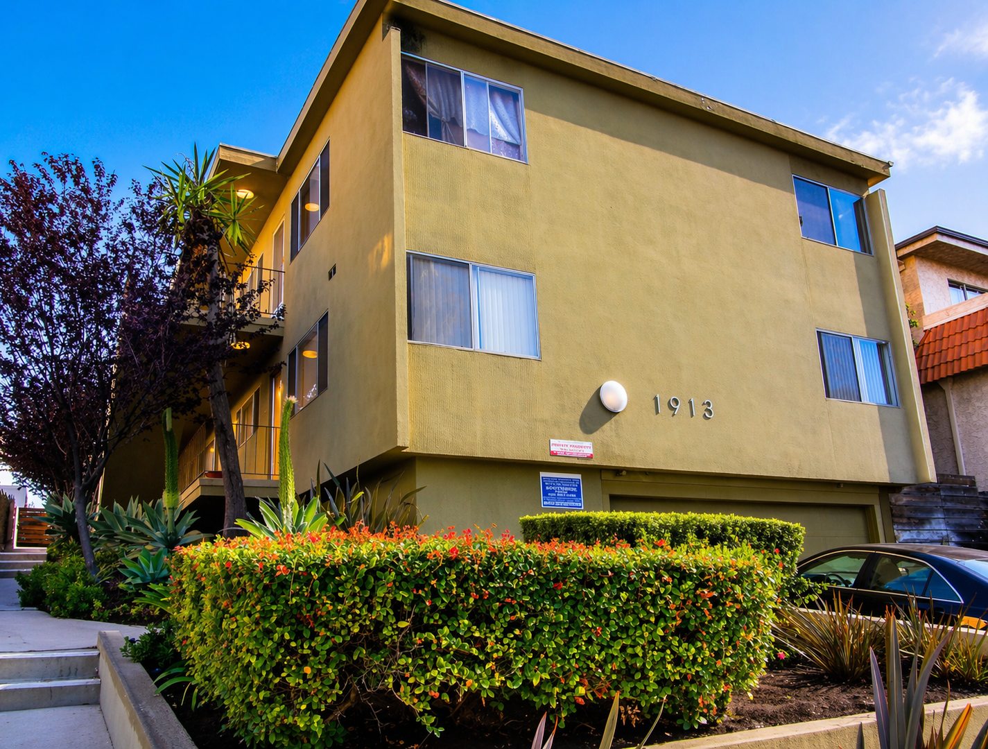 Santa Monica Apartment: 1913 11th Street