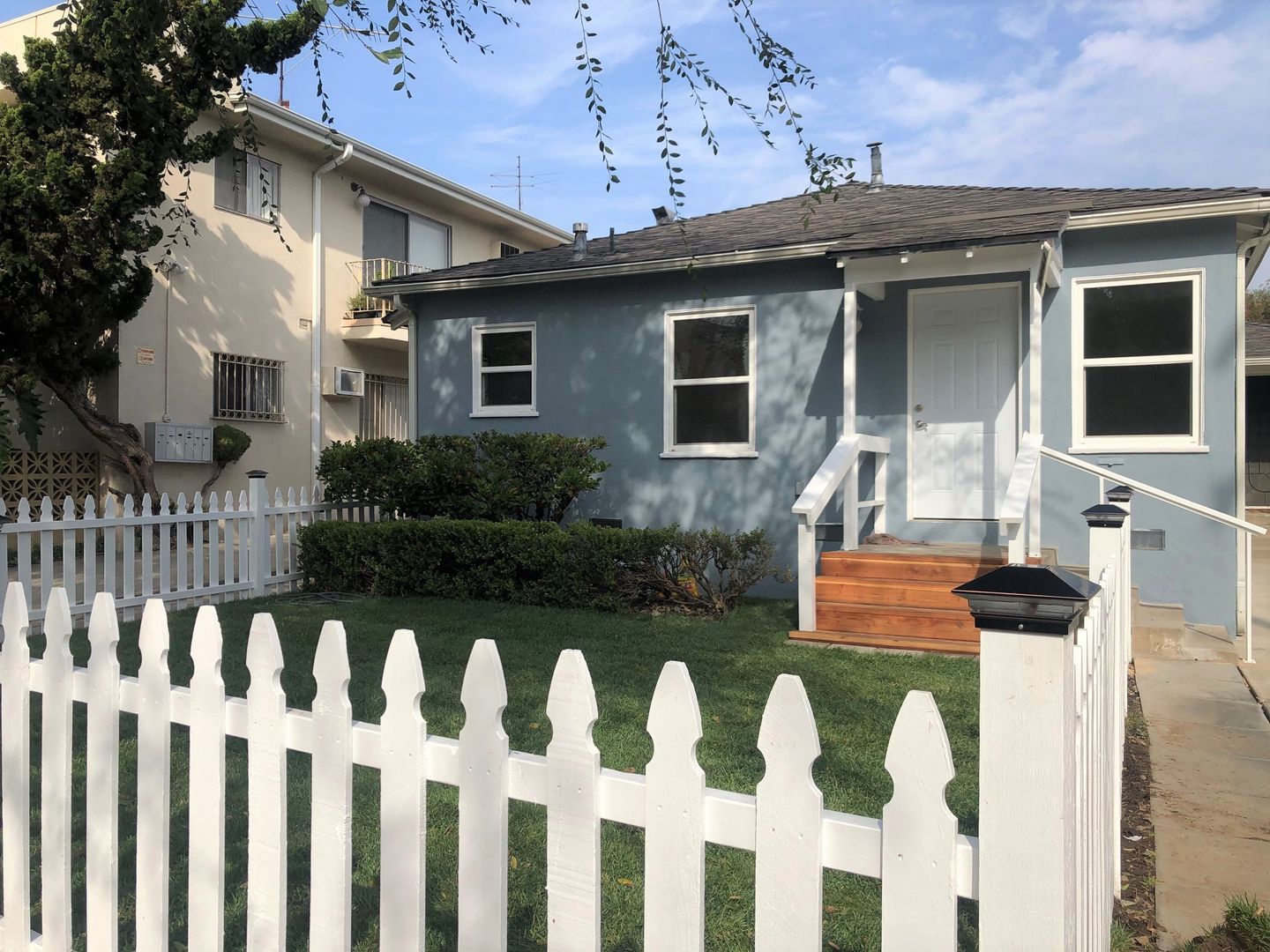 Los Angeles Apartment: 9045 Cattaraugus Ave