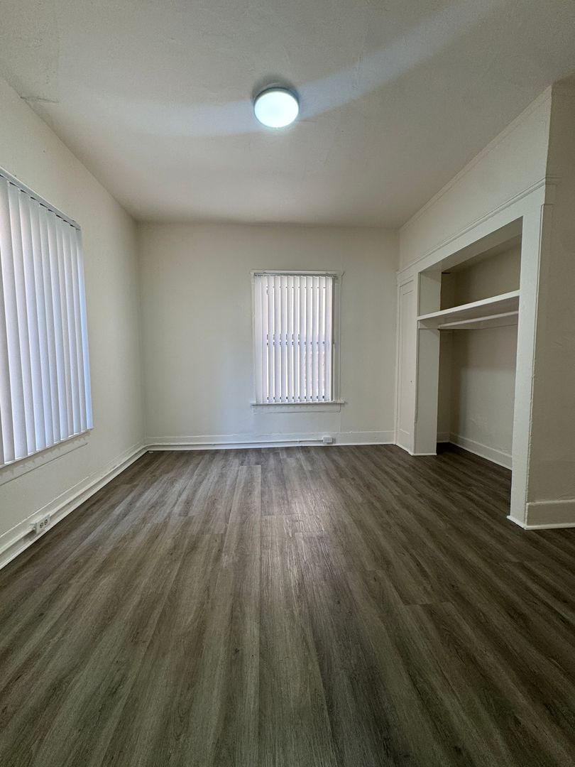 property for rent #1