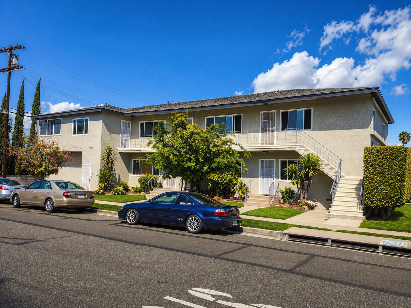 Los Angeles Apartment: 11325 Washington Pl