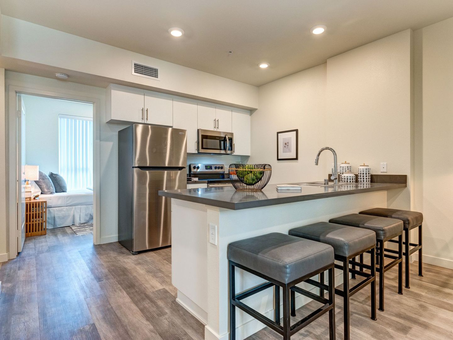 Los Angeles Apartment: 3524 Chesapeake Ave