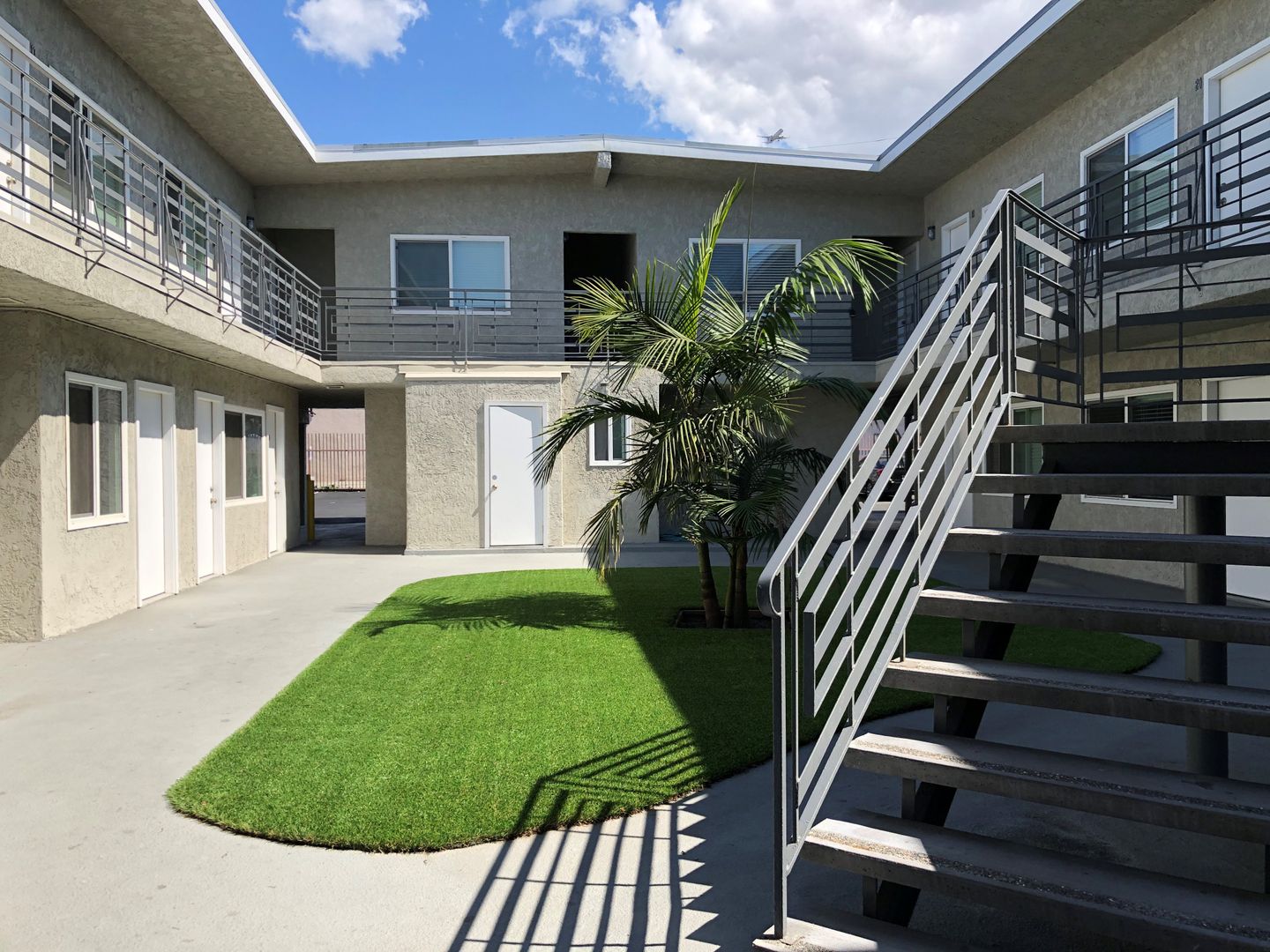 Inglewood Apartment: 9910 S Village Dr