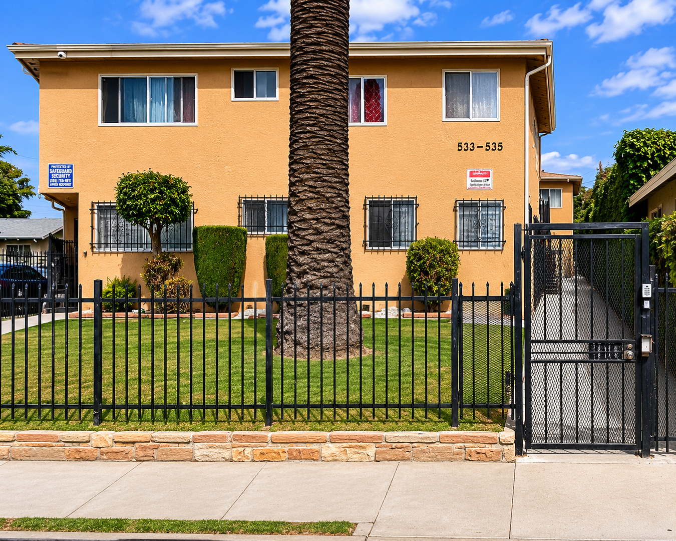 Los Angeles Apartment: 533 W. 75th Street