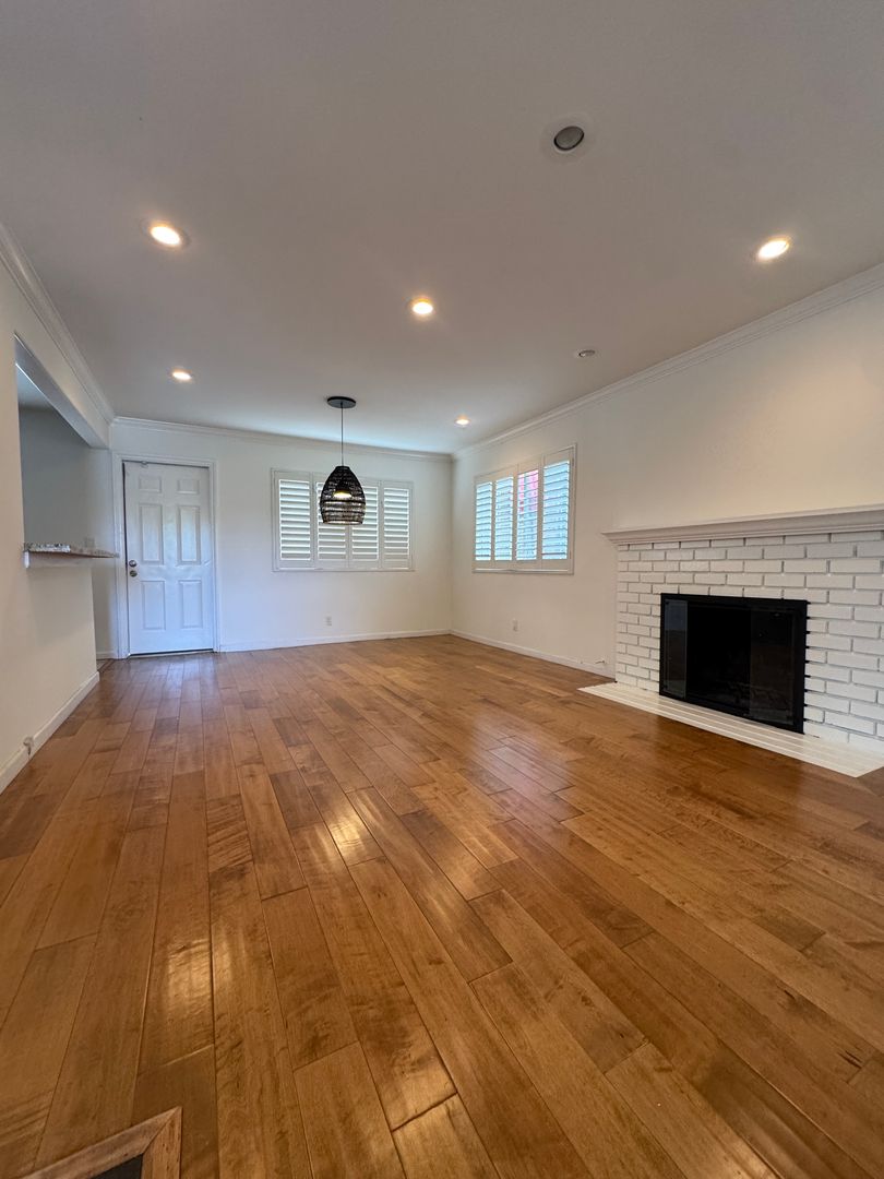 Santa Monica Condo: 1024 Pier Ave - 1