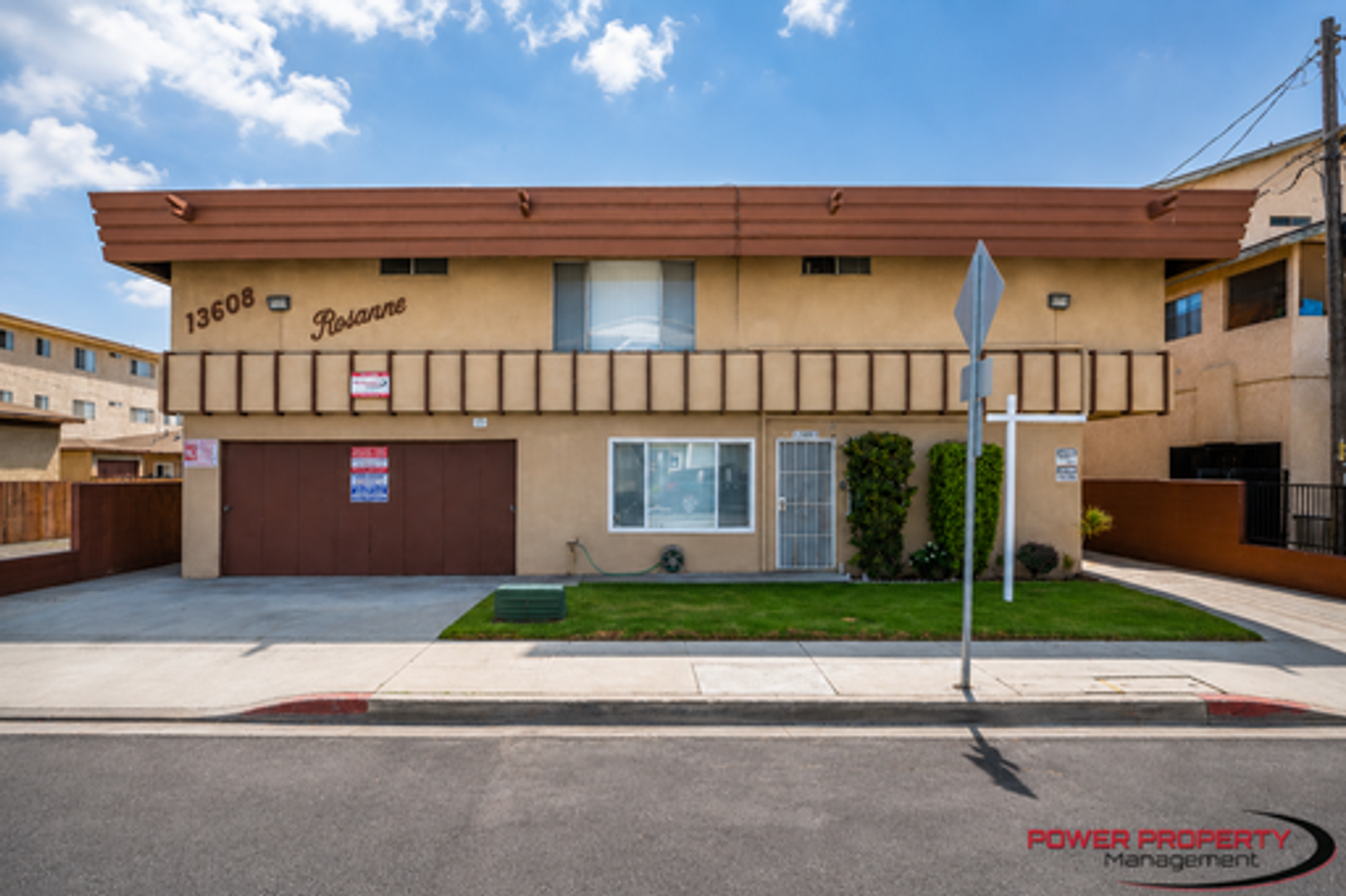 Hawthorne Apartment: 13608 Kornblum Ave.