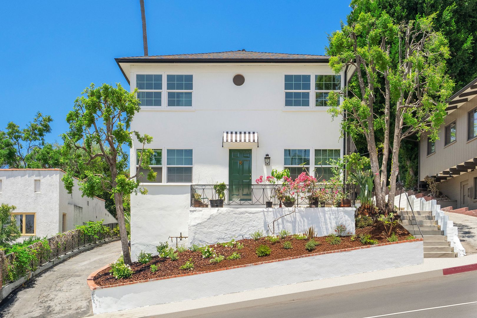 Los Angeles Apartment: 2053 N. Argyle Ave