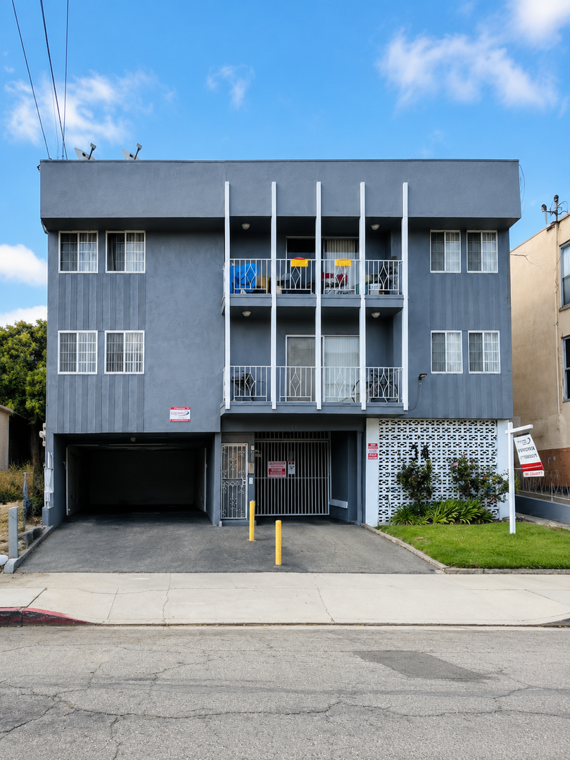 Inglewood Apartment: 347 E. Plymouth