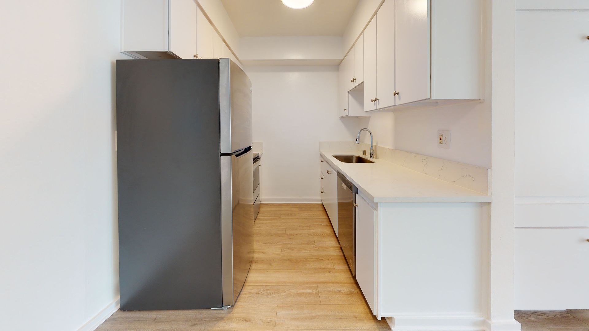 Los Angeles Apartment: 5805 W. 8th St