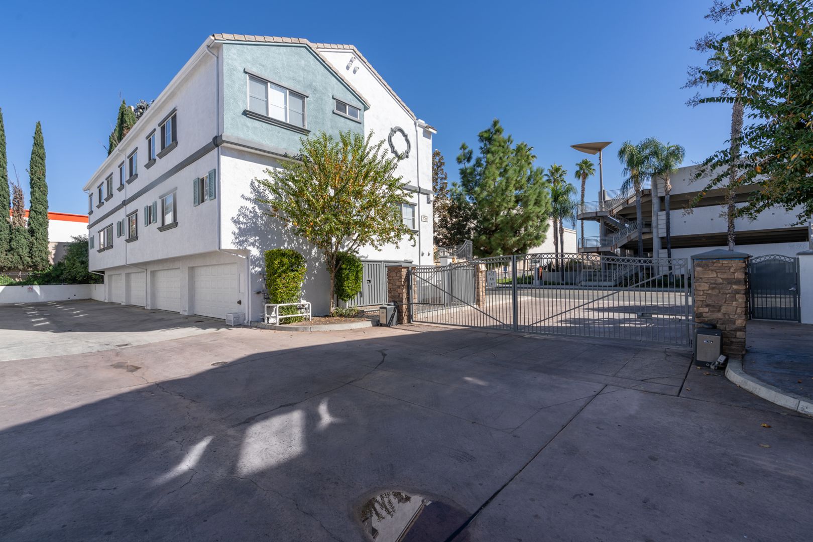 Northridge Apartment: 9301 Shirley Ave.