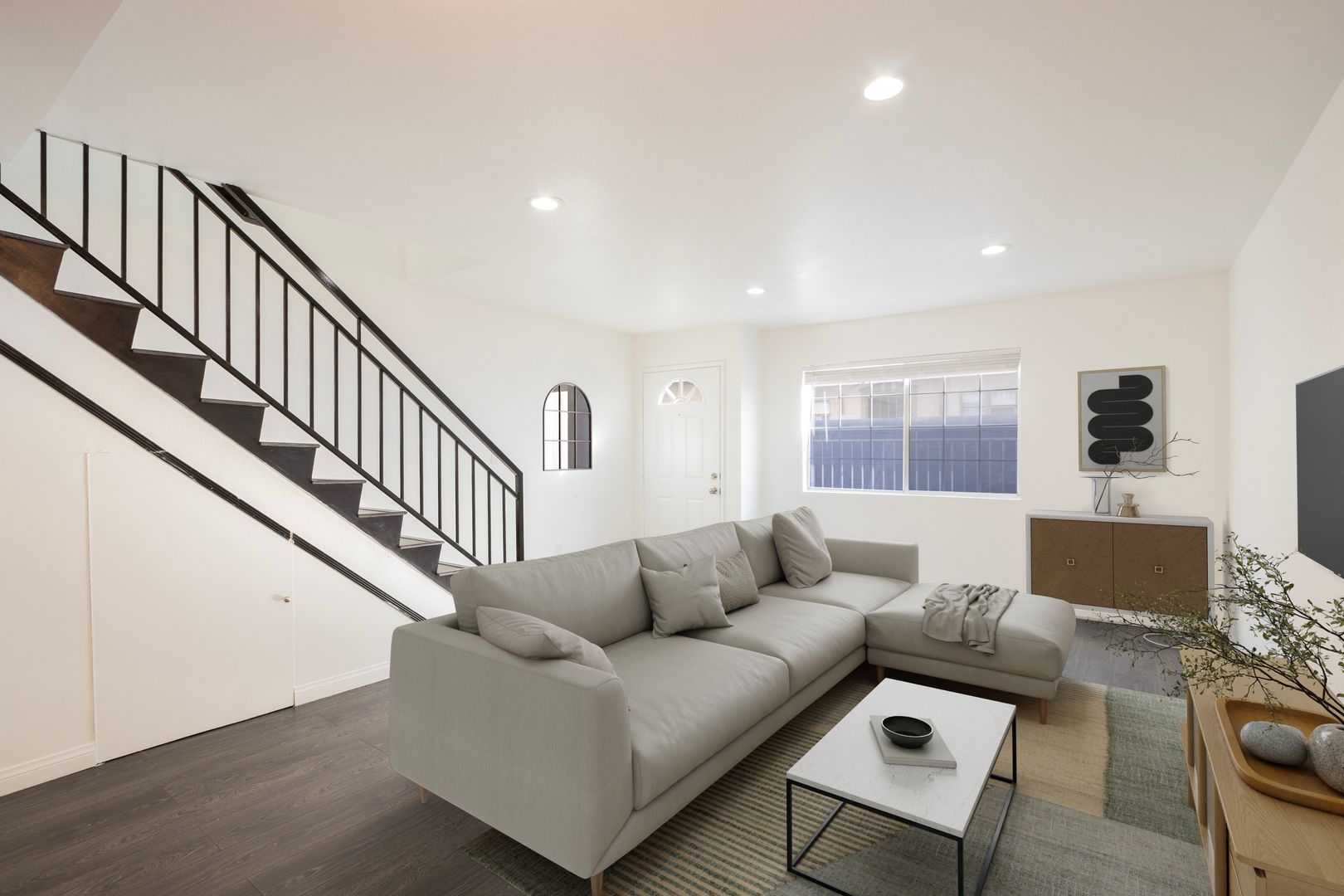 Los Angeles Apartment: 1817 Garfield Pl.