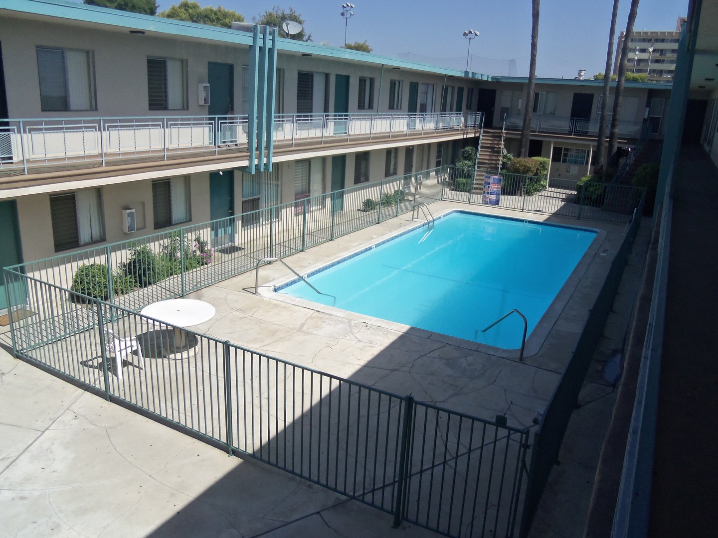 Bellflower Apartment: 9553 Flower Street