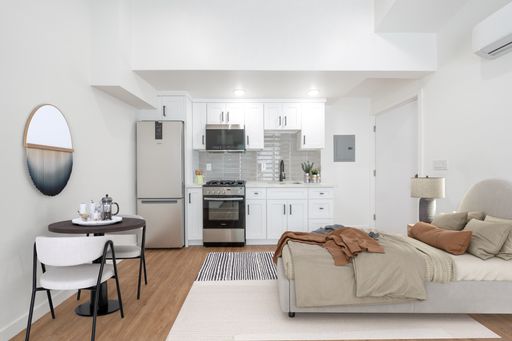 property 4411 1/2 W. 5th Street
