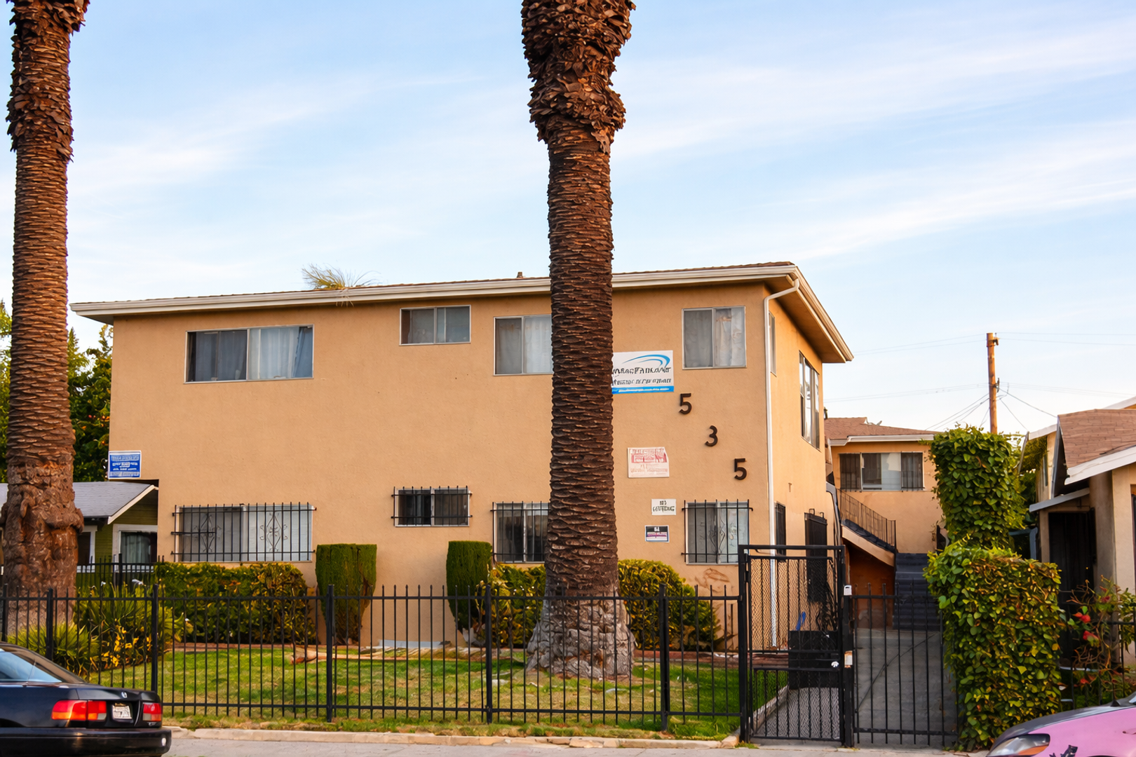 Los Angeles Apartment: 533 W. 75th Street