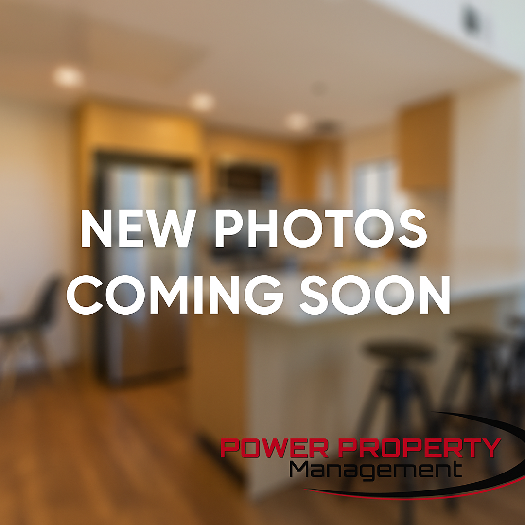 Venice Apartment: 23 19th Ave