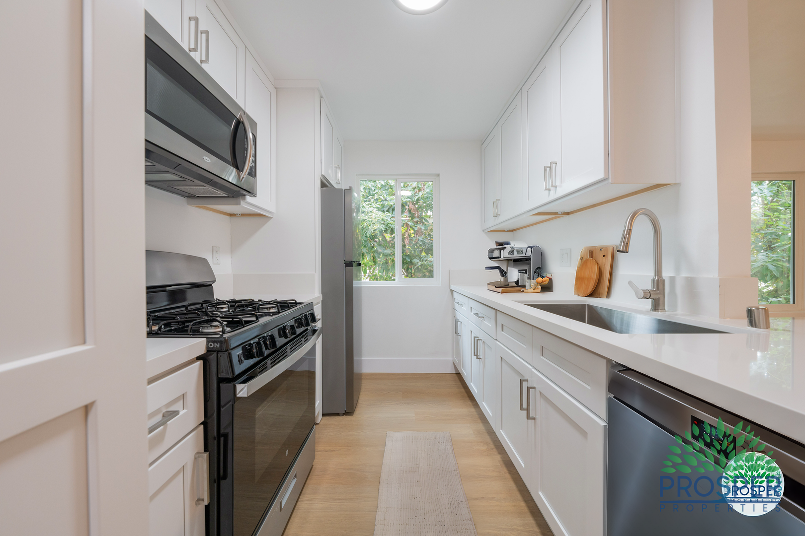 Los Angeles Apartment: 3960 S. Inglewood Blvd