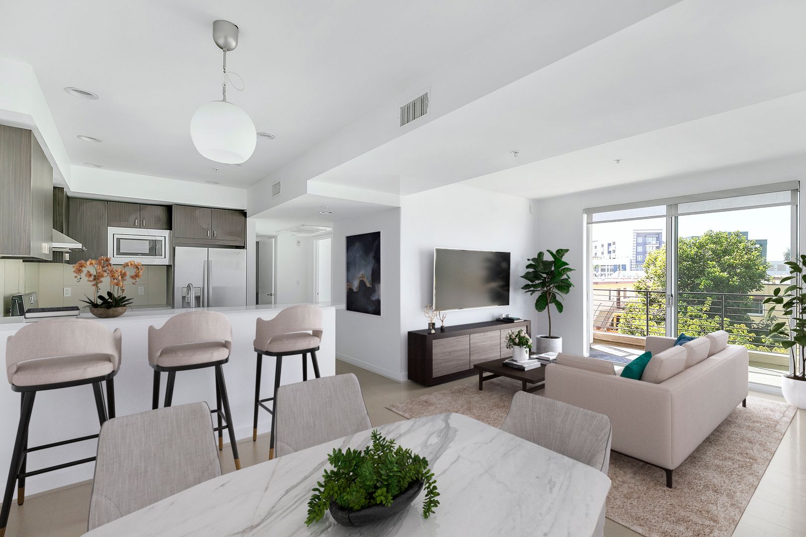 Los  Angeles Apartment: 11900 Courtleigh Drive