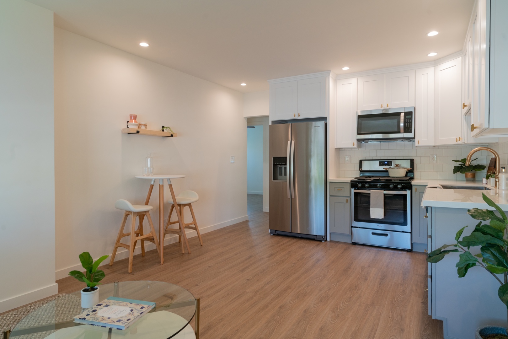 Culver City Apartment: 3800 Albright Ave.