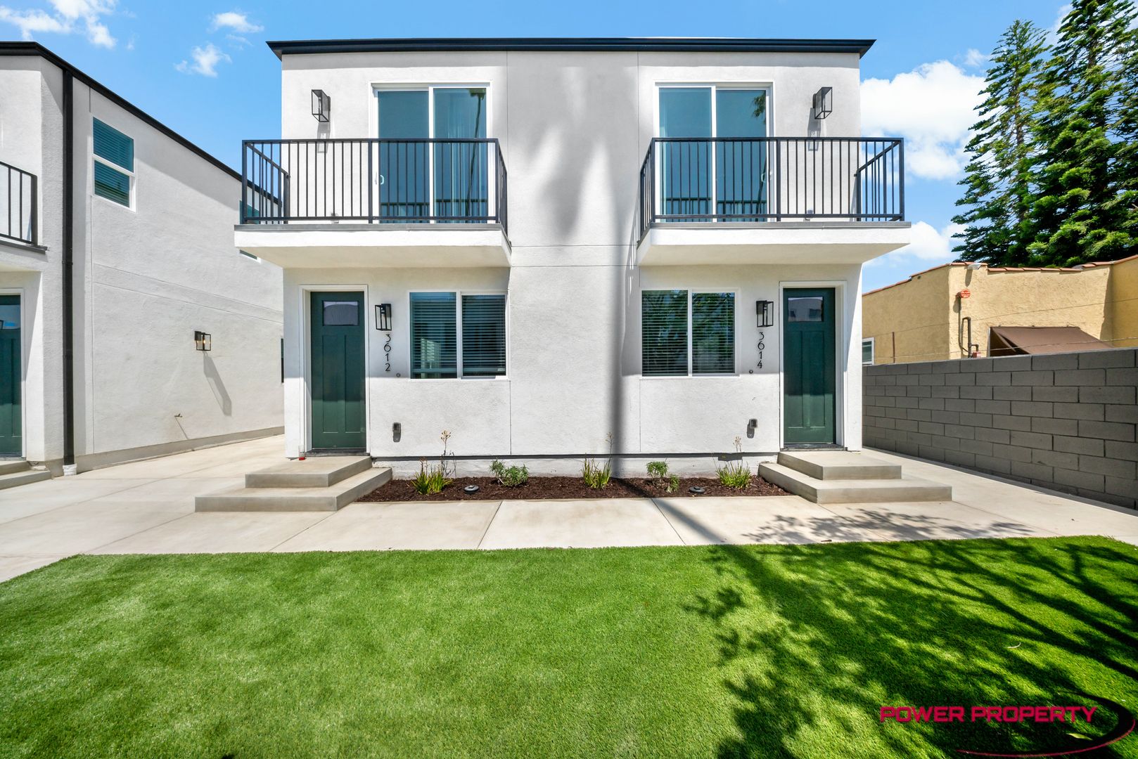 Los Angeles Apartment: 3608 10th Ave