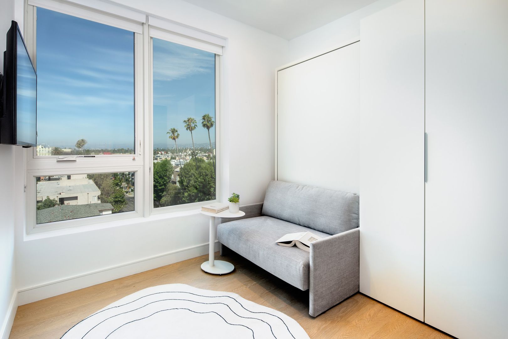 Los Angeles Apartment: 3920 W 5th Street