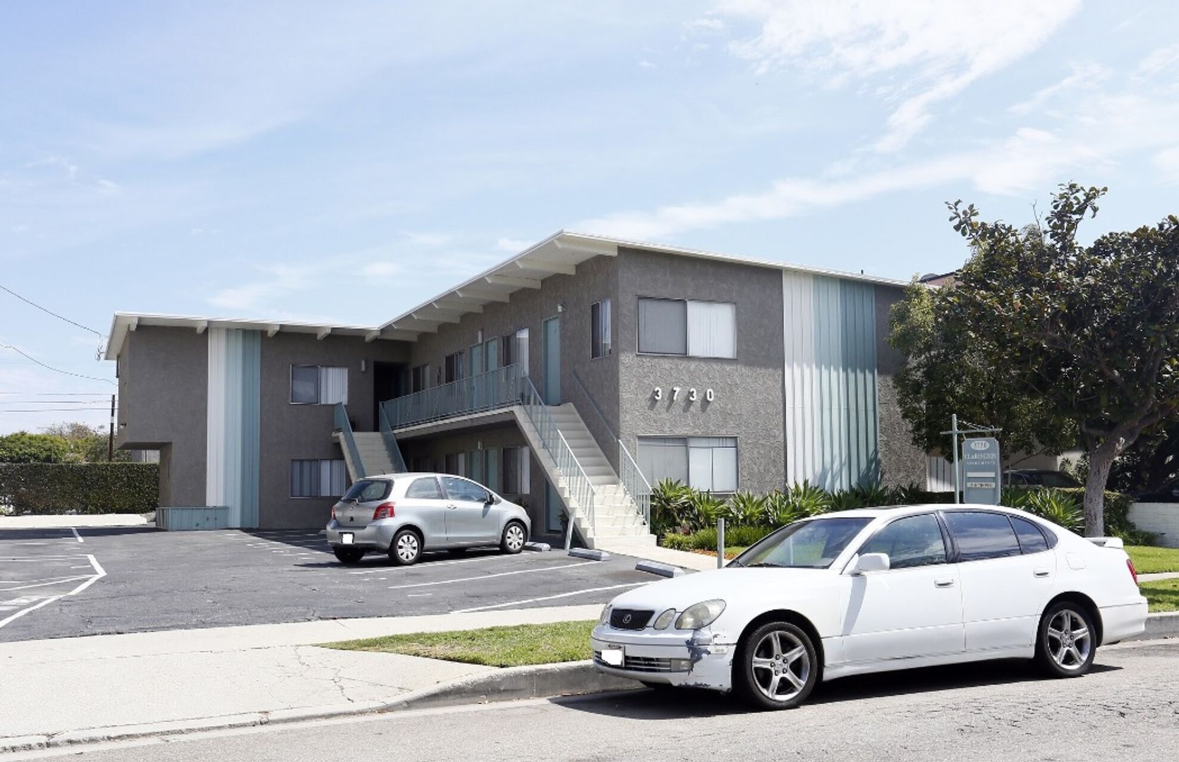 Los Angeles Apartment: 3730 Clarington Ave