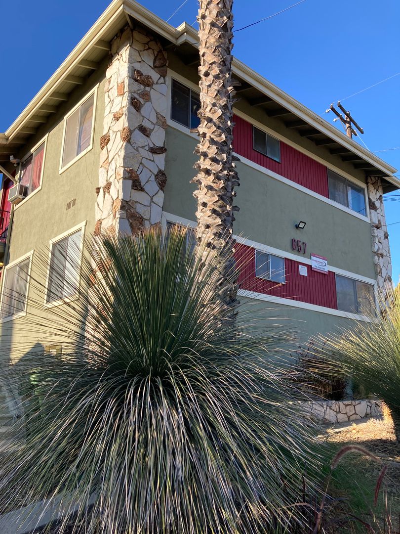 Los Angeles Apartment: 3210 Ellsworth St