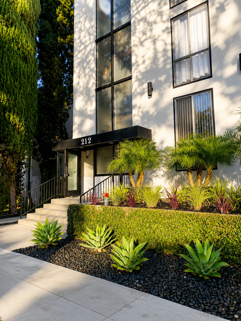 Beverly Hills Apartment: 212 S. Arnaz Drive
