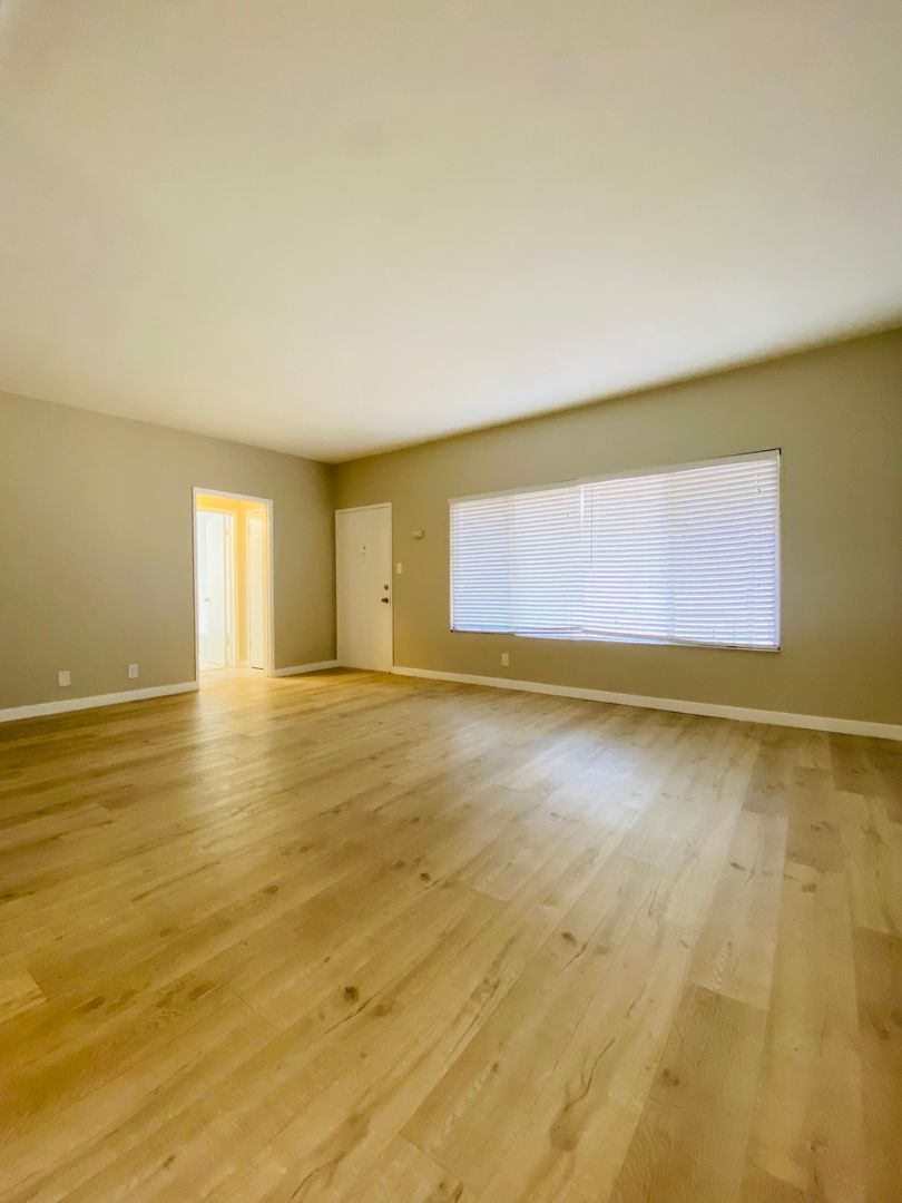 For Rent 1046 S Wooster St 4 Los Angeles 90035 1 beds, Rent 2,295