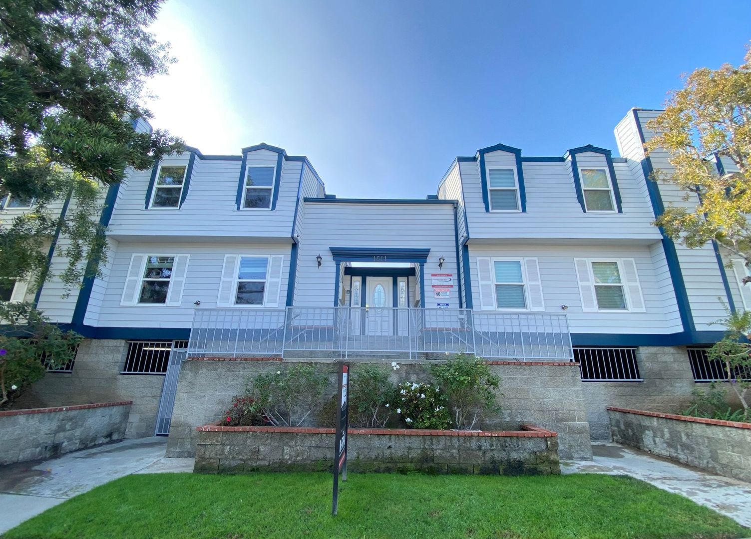 Los Angeles Apartment: 1611 S. Bundy Dr.