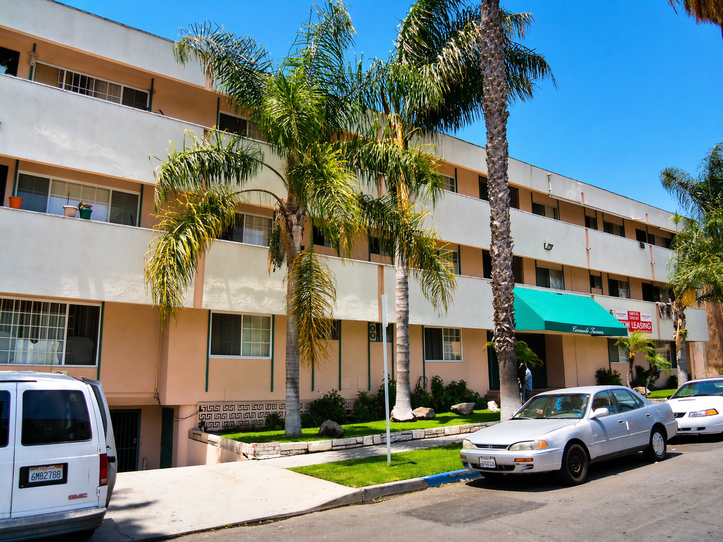 Long Beach Apartment: 1735 Coronado Ave.