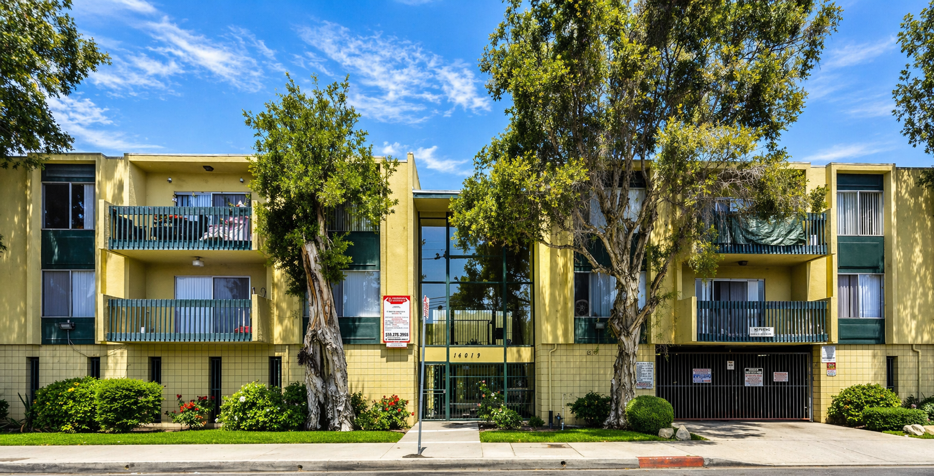 Hawthorne Apartment: 14019 Cerise Ave