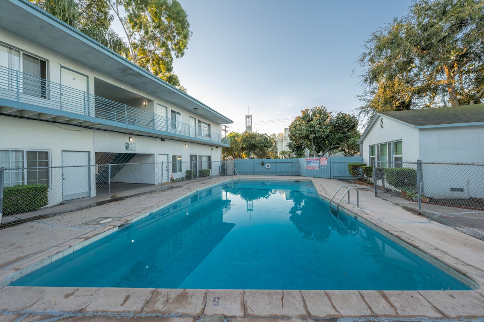 Long Beach Apartment: 7001 Orange Ave