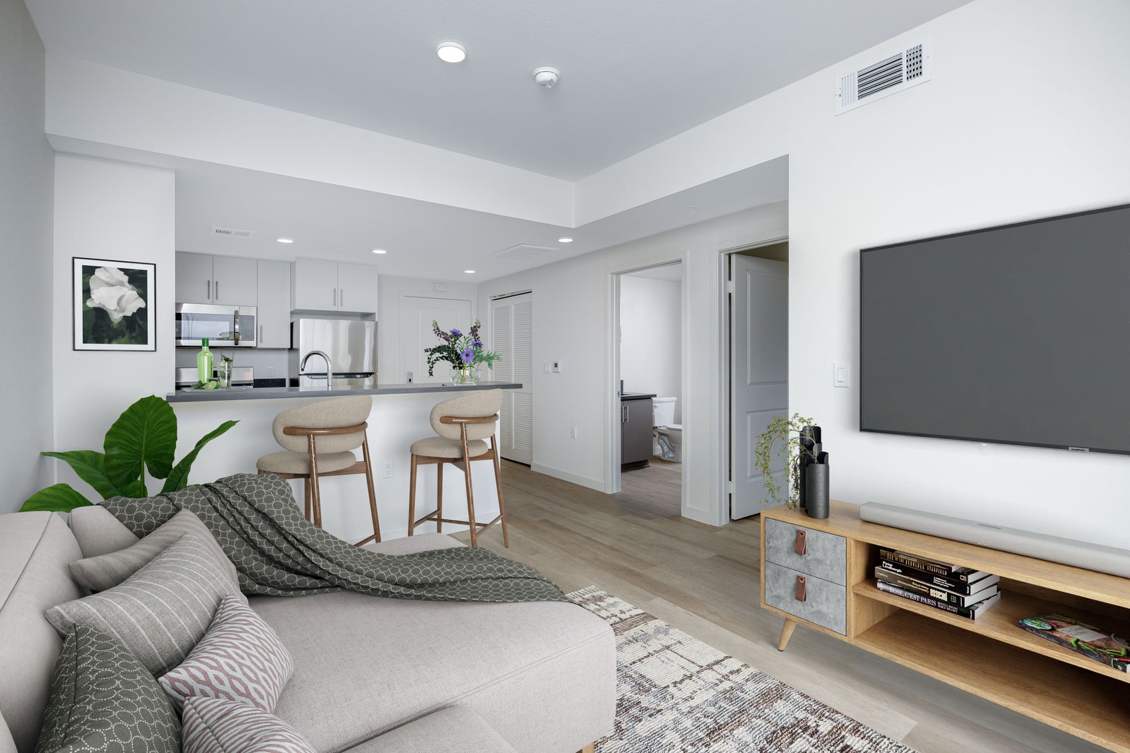 Los Angeles Apartment: 3533 Chesapeake Ave