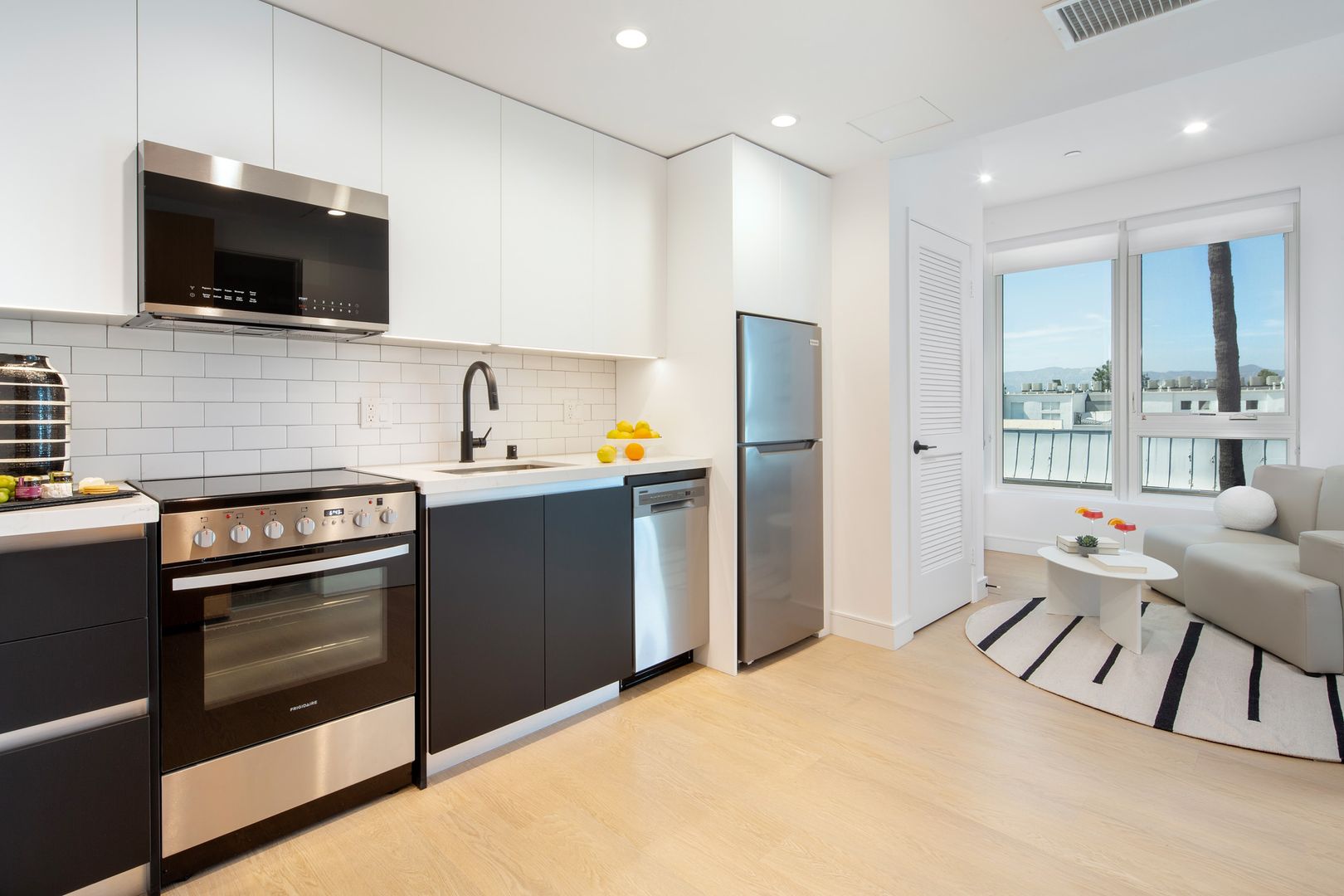 Los Angeles Apartment: 3920 W 5th Street