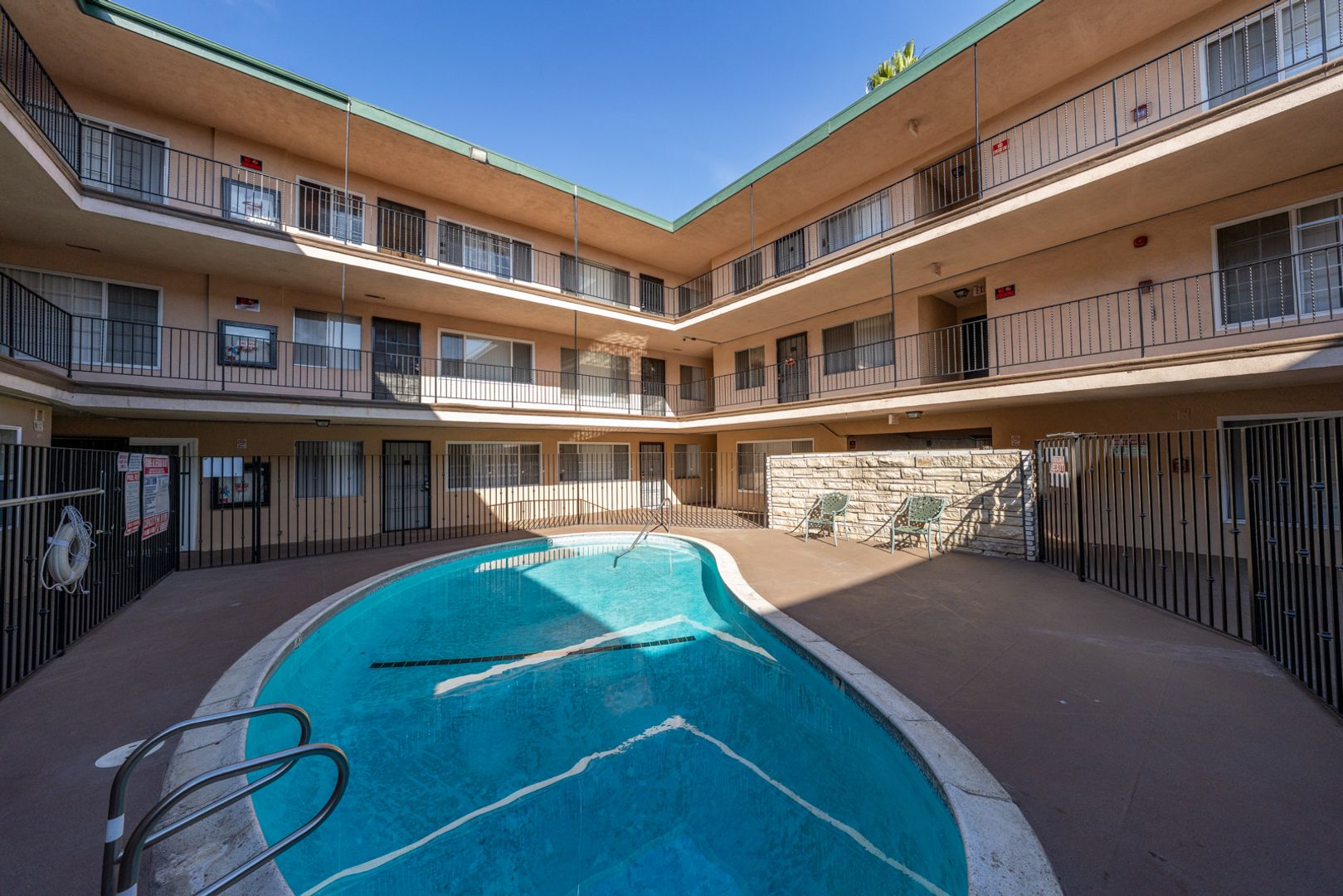 Long Beach Apartment: 1735 Coronado Ave.