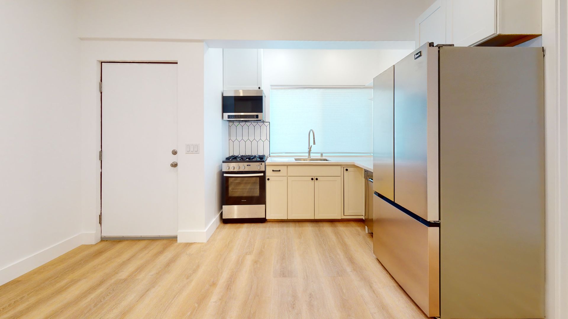 Los Angeles Apartment: 3210 Ellsworth St