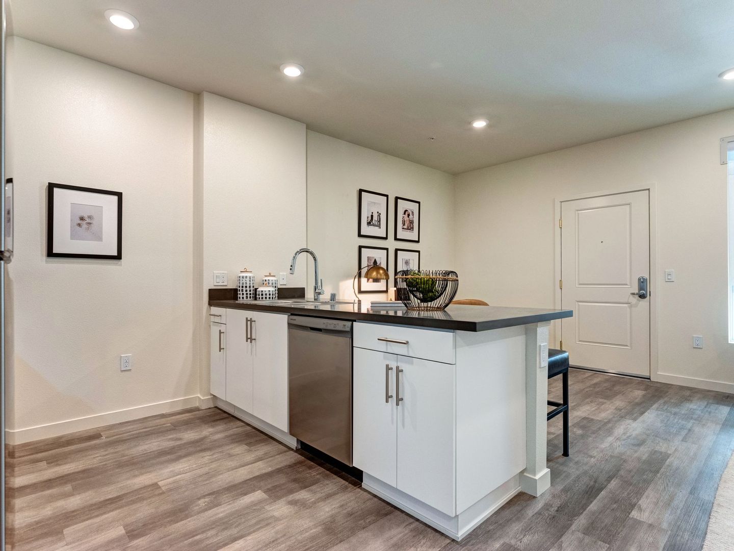 property for rent #4