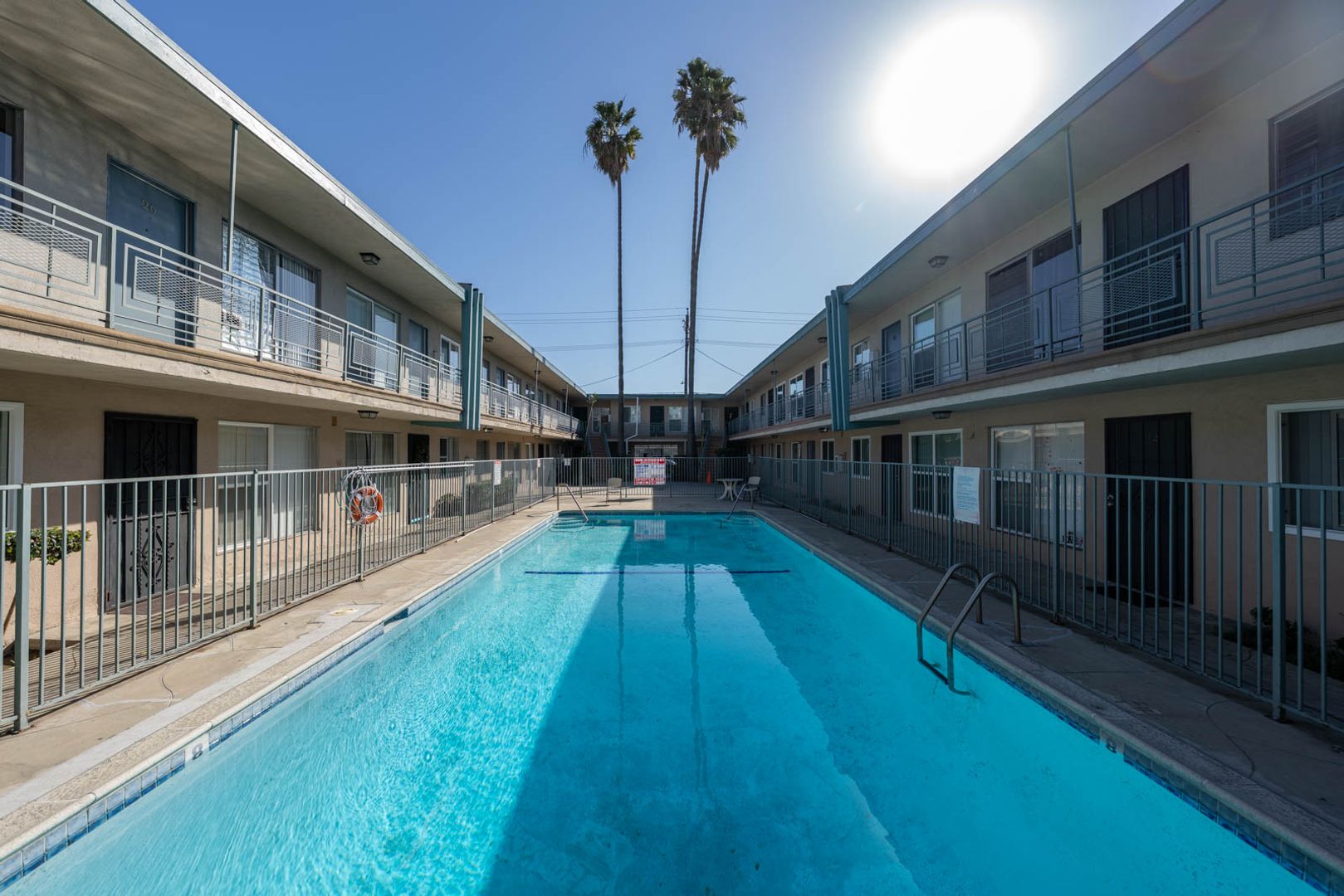 Bellflower Apartment: 9553 Flower Street