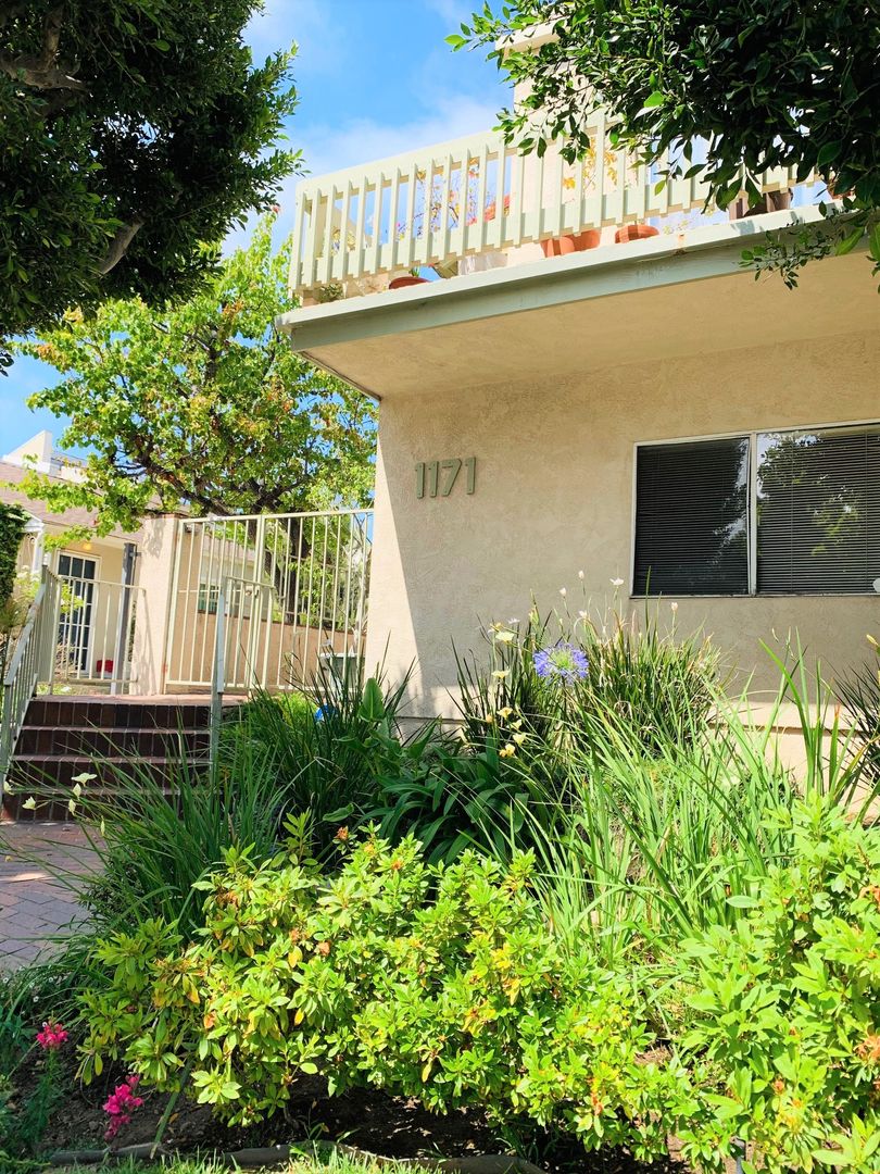 Santa Monica Condo: 1171 Stanford St. #4